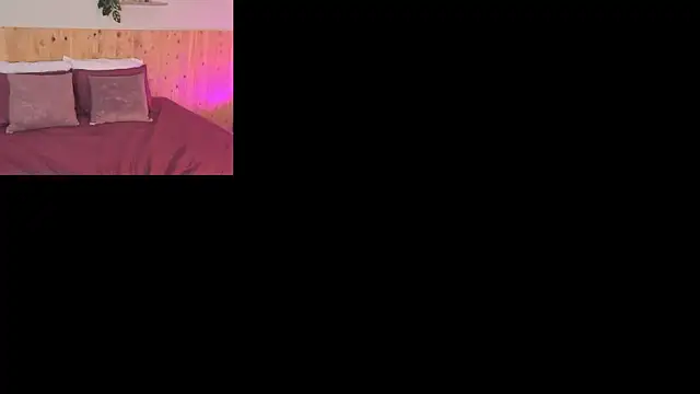 Snapshot of CloehSmiith chatting on 11-11-25, 11:21 CloehSmiith online show from 11-11-25, 11:21