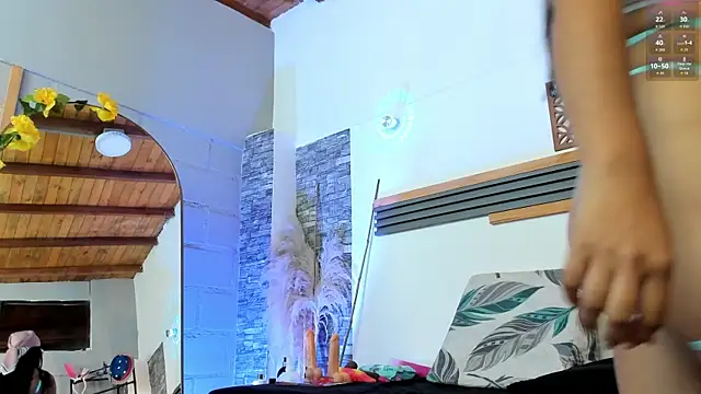 Sarita  love online show from 10-12-25, 01:59