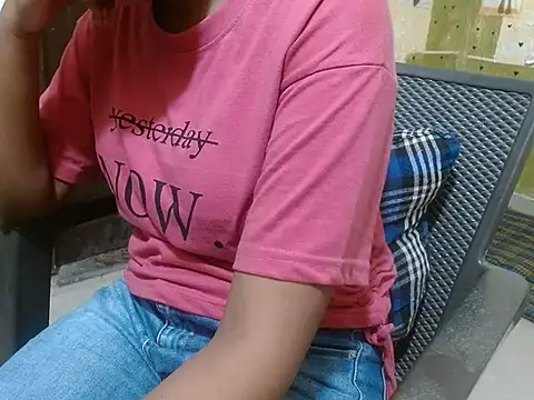 Snapshot of shallyji chatting on 09-20-25, 04:46 shallyji online show from 09-20-25, 04:46