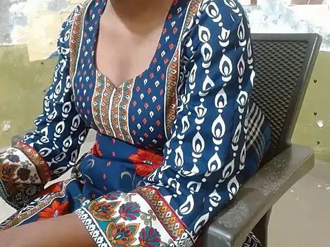 Snapshot of shallyji chatting on 10-15-25, 05:51 shallyji online show from 10-15-25, 05:51