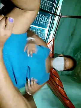 Snapshot of pujaroy363534 chatting on 09-18-25, 04:58 pujaroy363534 online show from 09-18-25, 04:58