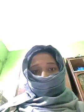 Snapshot of pujaroy363534 chatting on 11-25-25, 04:40 pujaroy363534 online show from 11-25-25, 04:40