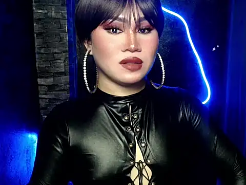 pretty lassy online show from 10-17-25, 06:49