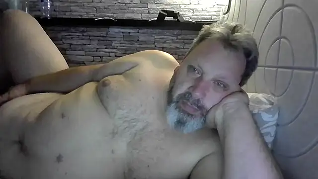 Snapshot of BigMan738@xh chatting on 05-22-26, 10:37 BigMan738xh online show from 05-22-26, 10:37