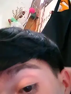 Snapshot of LUISSLEONN0958 chatting on 09-12-25, 11:15 LUISSLEONN0958 online show from 09-12-25, 11:15