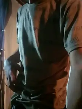 Snapshot of LUISSLEONN0958 chatting on 11-05-25, 08:25 LUISSLEONN0958 online show from 11-05-25, 08:25