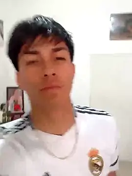 Snapshot of LUISSLEONN0958 chatting on 11-16-25, 09:09 LUISSLEONN0958 online show from 11-16-25, 09:09