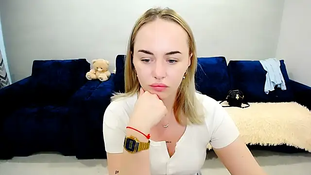 LiluMoon   online show from 05-20-26, 06:19