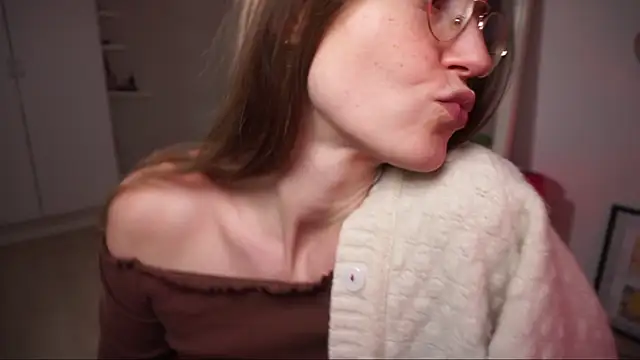 Scorpion Peach online show from 12-21-25, 12:34