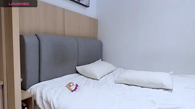 penny coco online show from 12-16-25, 09:25