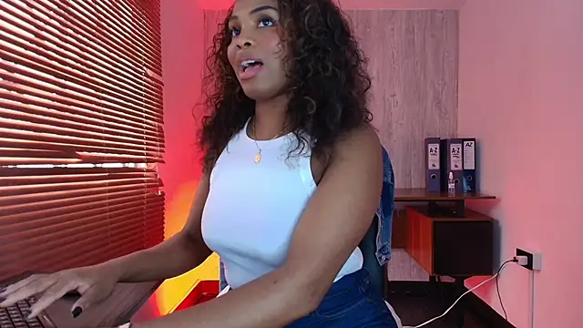 ArianaBeake online show from 04-15-26, 04:47