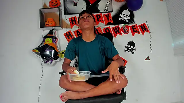 tyler twink boy online show from 10-28-25, 12:30