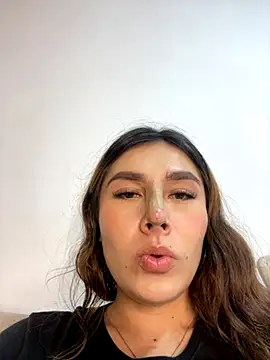 Isa Villamarin online show from 09-21-25, 07:59