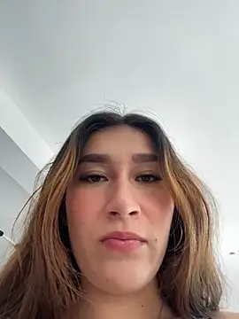 Isa Villamarin online show from 10-07-25, 03:20