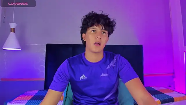 Leo Savage  online show from 09-10-25, 04:01