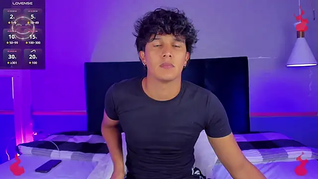 Leo Savage  online show from 09-19-25, 04:03