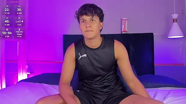 Leo Savage  online show from 10-03-25, 04:09