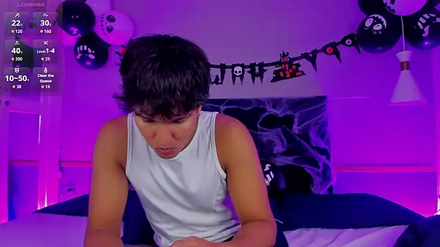 Leo Savage  online show from 10-14-25, 04:13