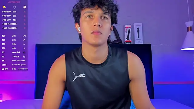 Leo Savage  online show from 11-21-25, 03:27