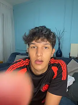 Leo Savage  online show from 03-23-26, 03:10