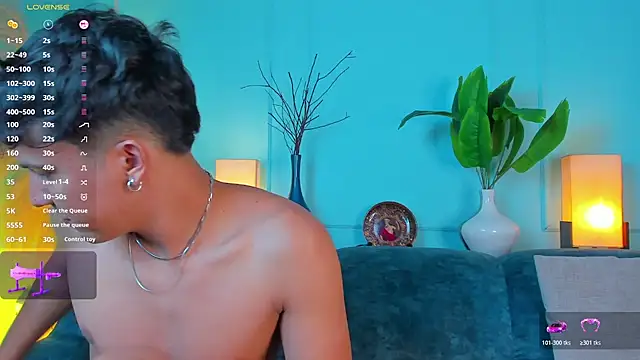 Leo Savage  online show from 04-06-26, 04:46