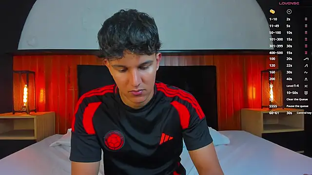 Leo Savage  online show from 04-20-26, 03:53