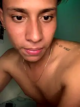 Snapshot of Patrick_Hott_ chatting on 10-28-25, 02:15 Patrick Hott online show from 10-28-25, 02:15