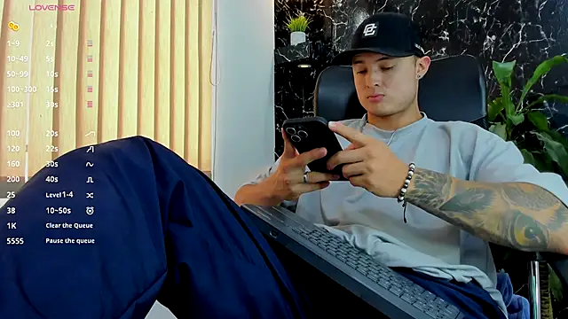 Alexander ferre online show from 09-27-25, 06:24