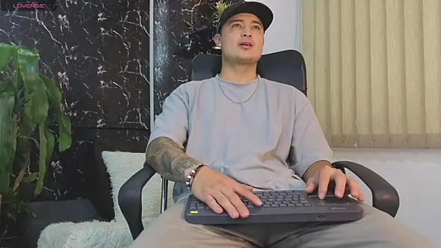 Alexander ferre online show from 04-08-26, 01:33