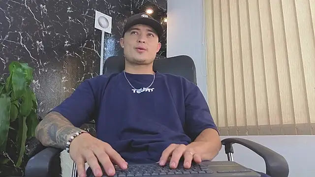 Alexander ferre online show from 04-19-26, 01:21