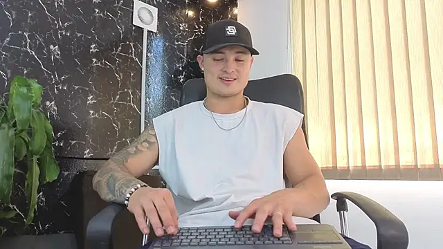 Alexander ferre online show from 04-21-26, 04:23