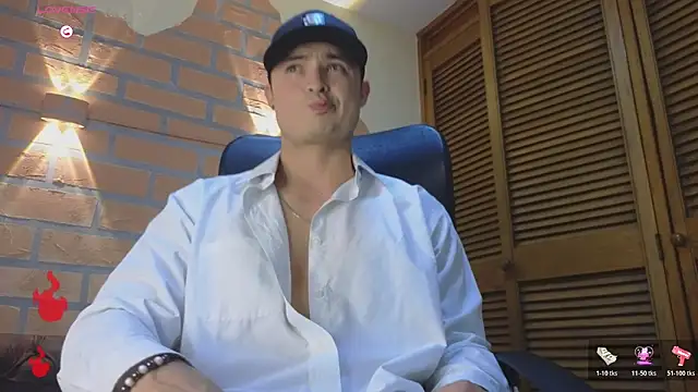 Snapshot of Alexander_ferre chatting on 05-17-26, 03:15 Alexander ferre online show from 05-17-26, 03:15