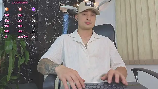 Snapshot of Alexander_ferre chatting on 05-22-26, 12:33 Alexander ferre online show from 05-22-26, 12:33
