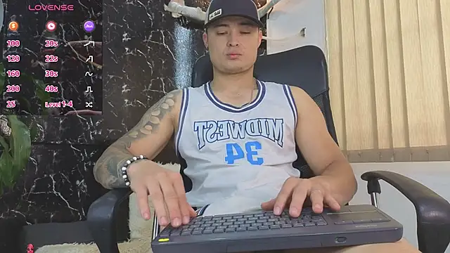 Snapshot of Alexander_ferre chatting on 05-26-26, 12:34 Alexander ferre online show from 05-26-26, 12:34