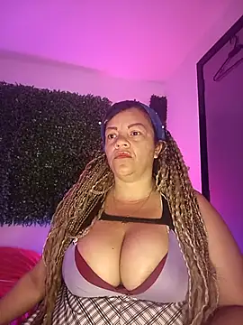 Snapshot of Eva_Luxei chatting on 10-22-25, 10:59 Eva Luxei online show from 10-22-25, 10:59