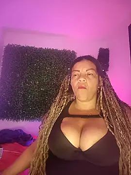 Snapshot of Eva_Luxei chatting on 10-22-25, 11:26 Eva Luxei online show from 10-22-25, 11:26