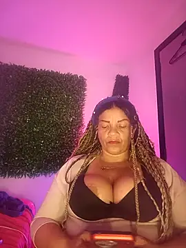 Snapshot of Eva_Luxei chatting on 10-23-25, 12:37 Eva Luxei online show from 10-23-25, 12:37