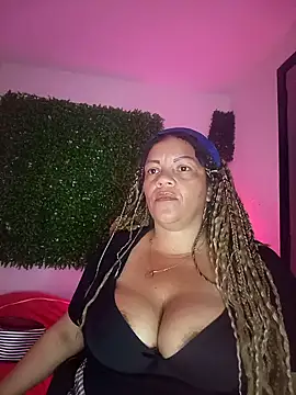 Snapshot of Eva_Luxei chatting on 10-26-25, 12:22 Eva Luxei online show from 10-26-25, 12:22