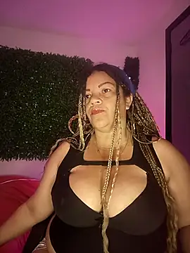 Snapshot of Eva_Luxei chatting on 10-28-25, 12:09 Eva Luxei online show from 10-28-25, 12:09