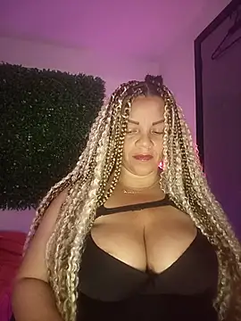 Snapshot of Eva_Luxei chatting on 11-07-25, 12:38 Eva Luxei online show from 11-07-25, 12:38