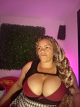 Snapshot of Eva_Luxei chatting on 11-20-25, 01:50 Eva Luxei online show from 11-20-25, 01:50