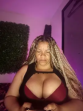 Snapshot of Eva_Luxei chatting on 11-28-25, 05:10 Eva Luxei online show from 11-28-25, 05:10