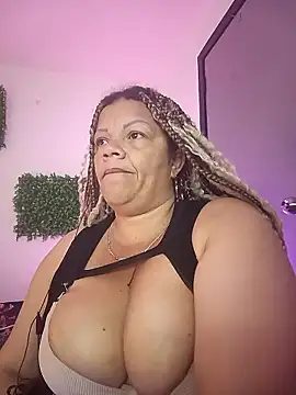 Snapshot of Eva_Luxei chatting on 01-13-26, 04:51 Eva Luxei online show from 01-13-26, 04:51