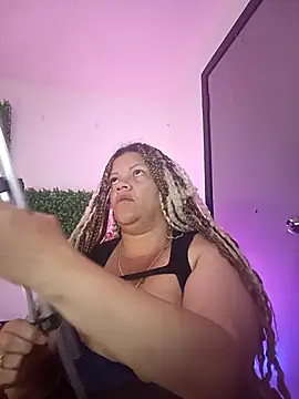 Snapshot of Eva_Luxei chatting on 01-14-26, 06:52 Eva Luxei online show from 01-14-26, 06:52