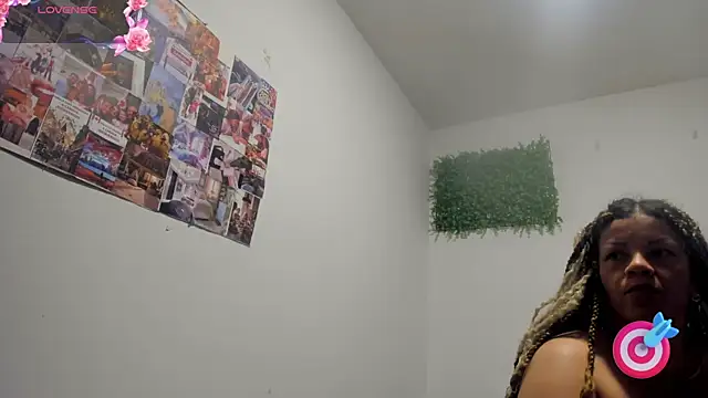 Snapshot of Eva_Luxei chatting on 01-16-26, 07:51 Eva Luxei online show from 01-16-26, 07:51