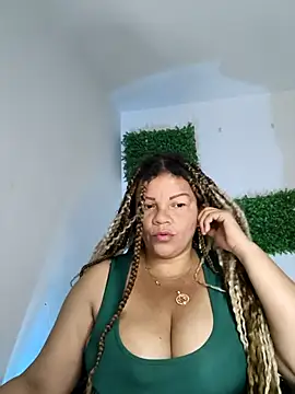 Snapshot of Eva_Luxei chatting on 02-19-26, 07:37 Eva Luxei online show from 02-19-26, 07:37