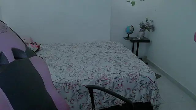 Juicy elenxx online show from 10-05-25, 06:06