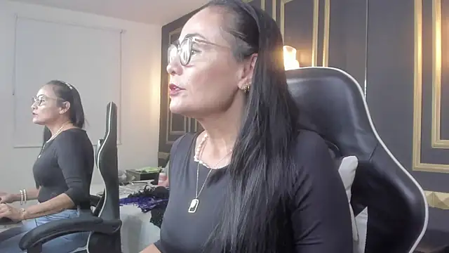 yulitza1025 online show from 02-24-26, 12:25