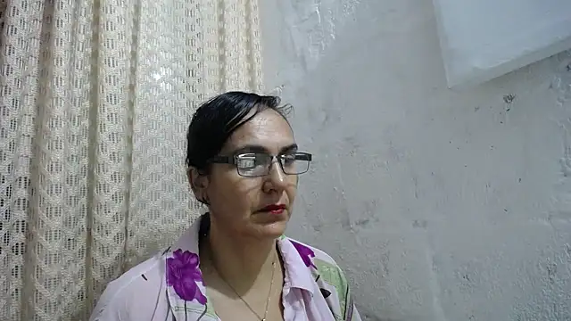 gabbyparker  online show from 11-21-25, 09:41