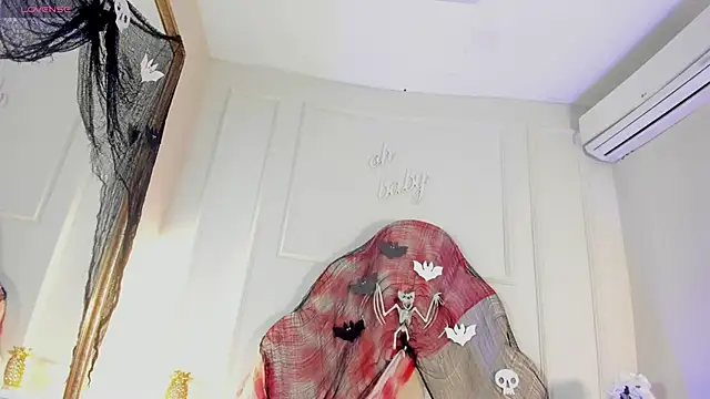 Snapshot of Cloedurant chatting on 10-27-25, 07:51 Cloedurant online show from 10-27-25, 07:51